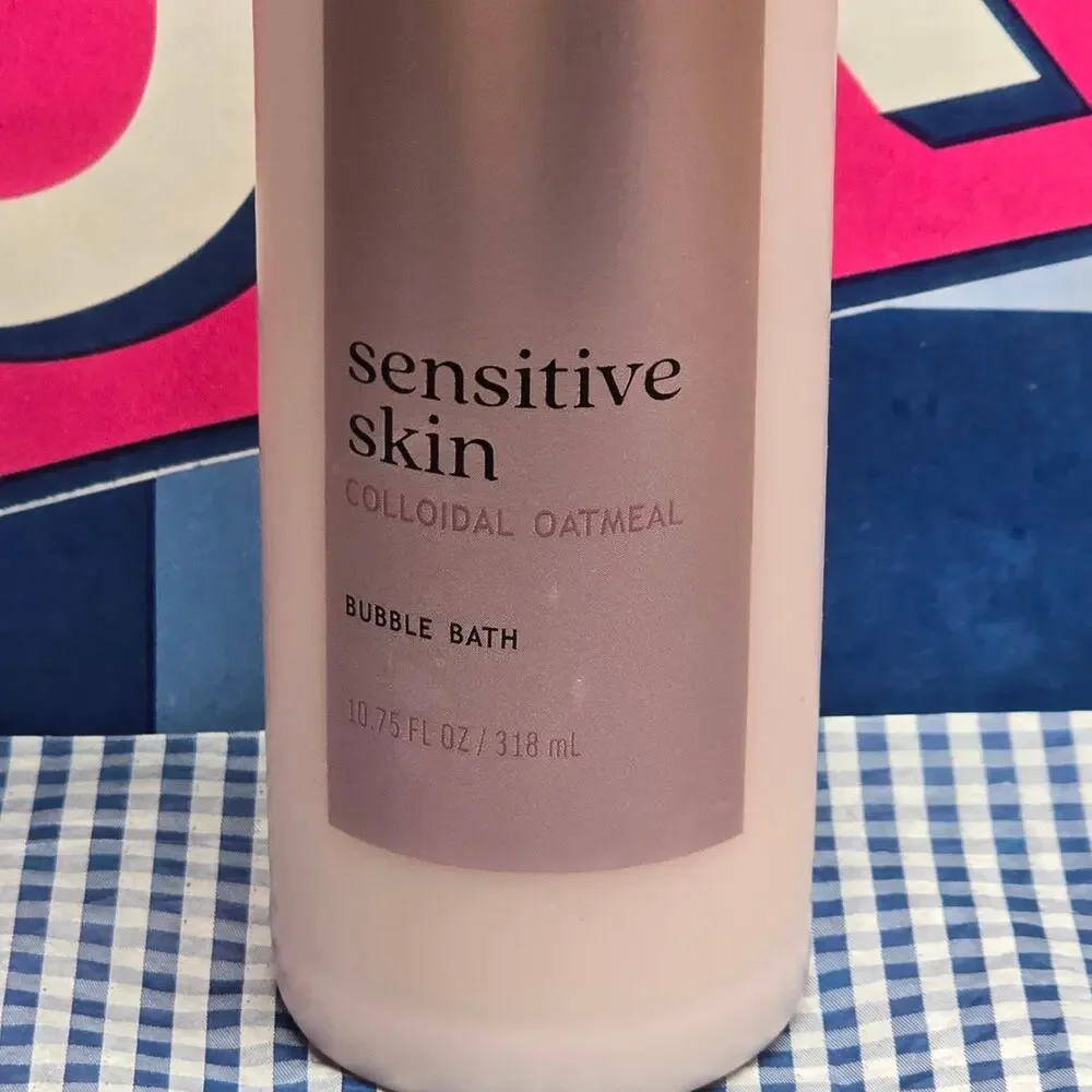 BBW Sensitive Skin Colloidal Oatmeal Nourish Calm & Hypoallergenic Bubble Bath